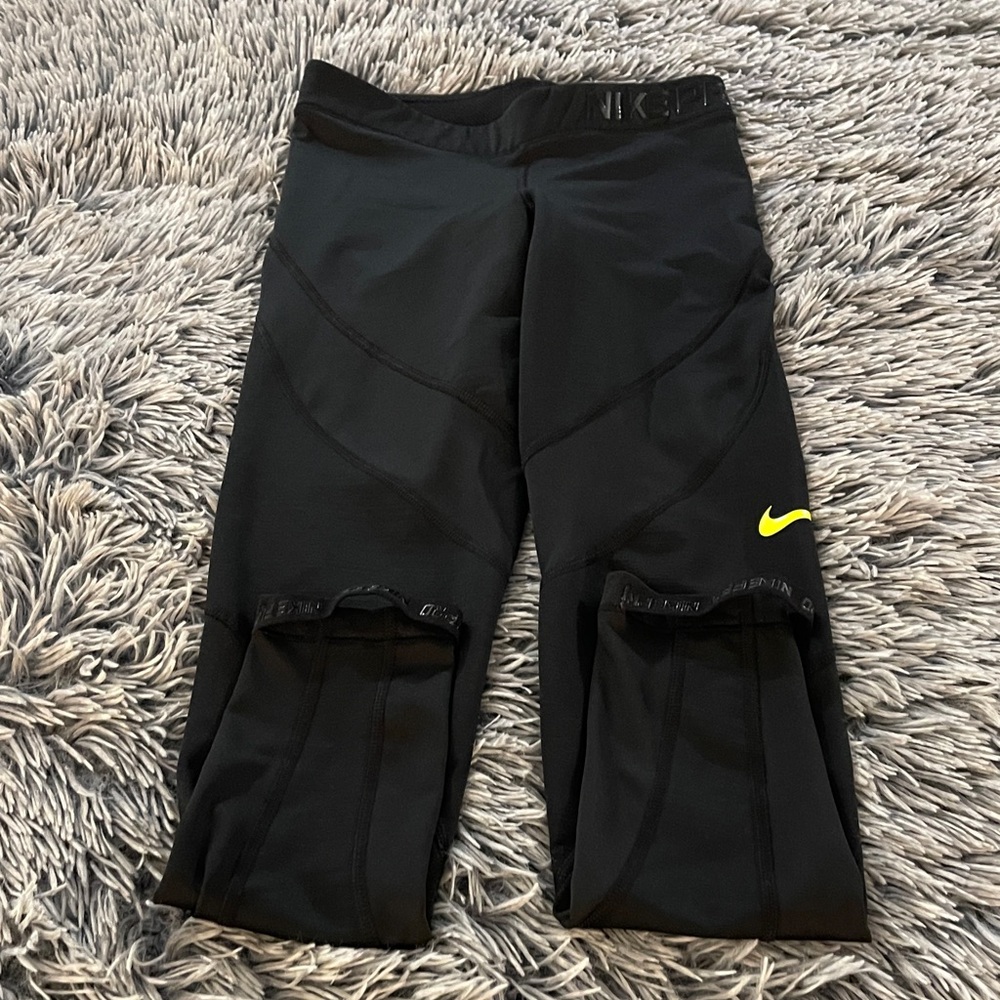 Nike pro hiperwarm women’s Black and Yellow Leggings